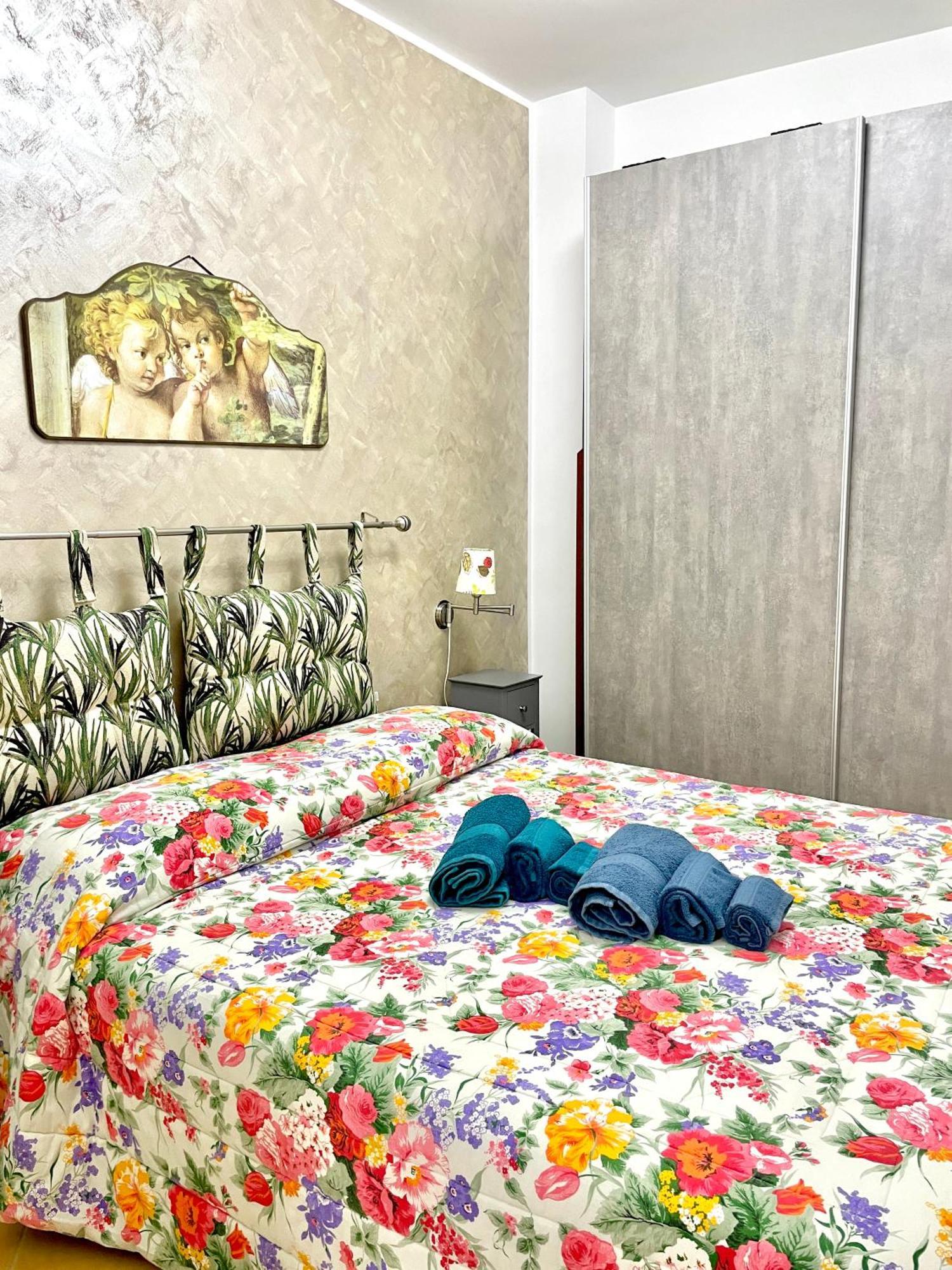 Sinyhouse Apartment แตร์ราซีนี ภายนอก รูปภาพ